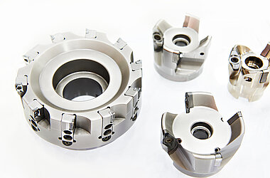 Milling cutter in indexable insert design