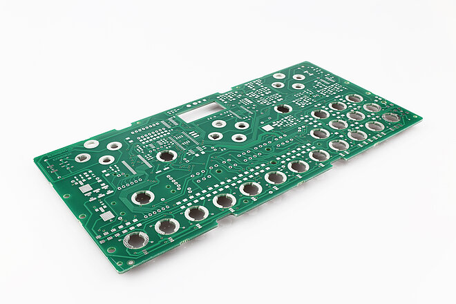 Schede a circuito stampato - Supporto di componenti elettronici per il fissaggio meccanico e il collegamento elettrico
